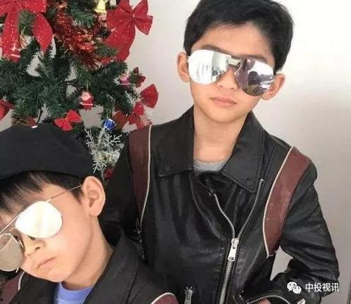 谢霆锋和他爸爸照片头条,父子情深引发网友热议