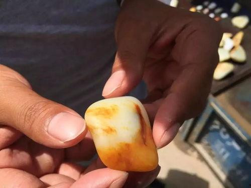 和田玉籽料山料怎么看,和田玉籽料与山料生成解析